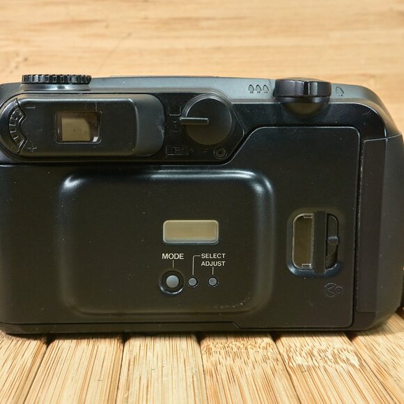 Pentax ESPIO 160 Point and Shoot, 35mm Film Camera, Multi AF, 38-160mm Zoom Lens - Picture 5 of 8